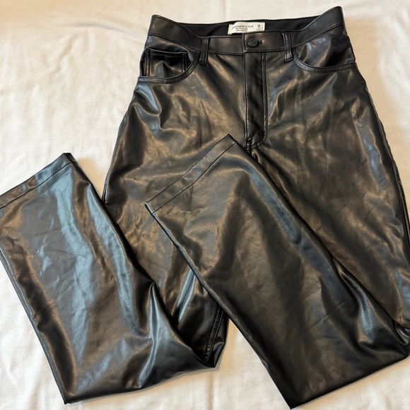 Abercrombie 26 / 2 90’s Straight Ultra High Rise Curve Love Pants Faux Leather - Picture 9 of 9